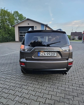 Mitsubishi Outlander cena 27500 przebieg: 273882, rok produkcji 2010 z Poręba małe 106